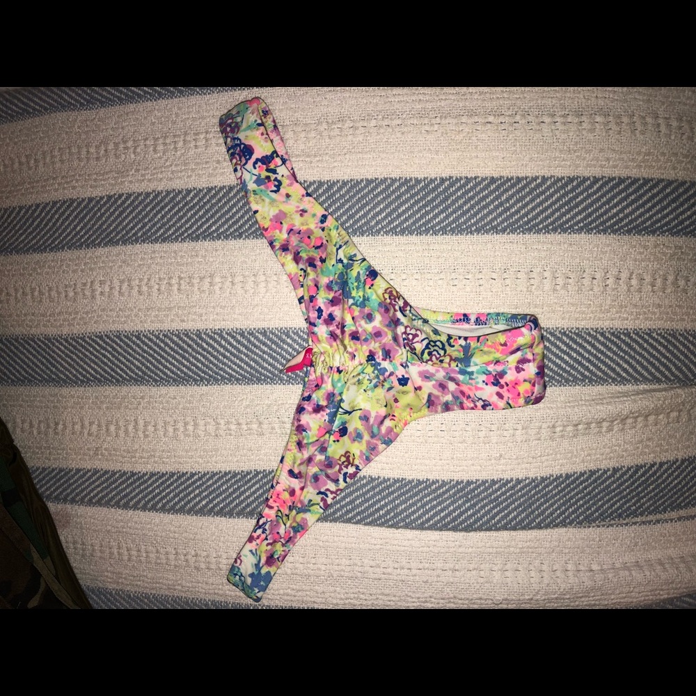 Victoria’s Secret itsy swimsuit bottoms!